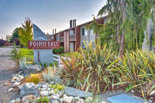 Pointe East